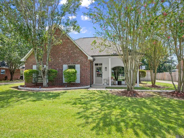 8062 Wolf Creek Pl, Denham Springs, LA 70726