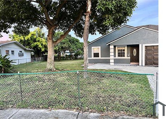 2nd image of 432 NE 15th Ct