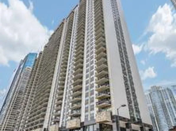 400 E Randolph St APT 904, Chicago, IL 60601