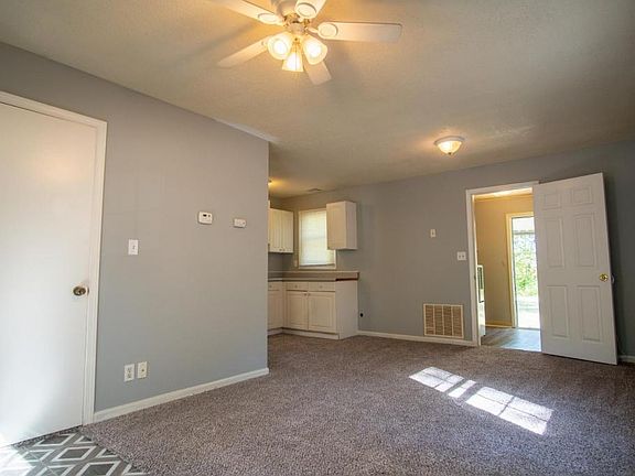 4th image of 501 S 71st St