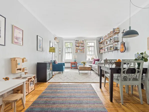 360 Clinton Ave APT 3R, Brooklyn, NY 11238