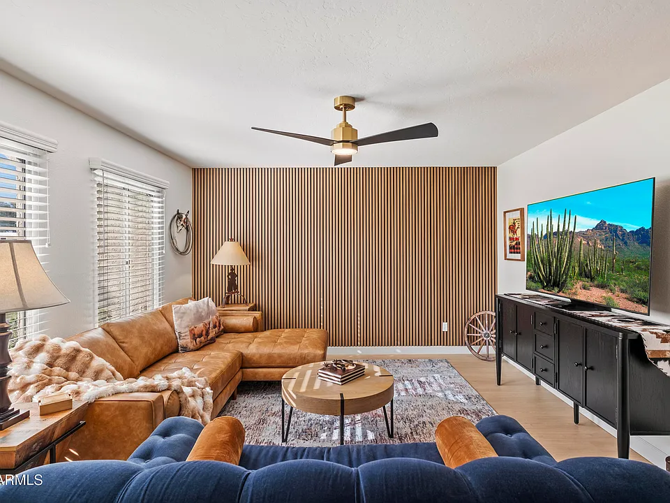 8107 E Vista Dr