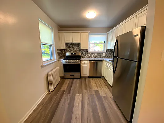 Rented by Queens Apartments Realty LLC | media 13