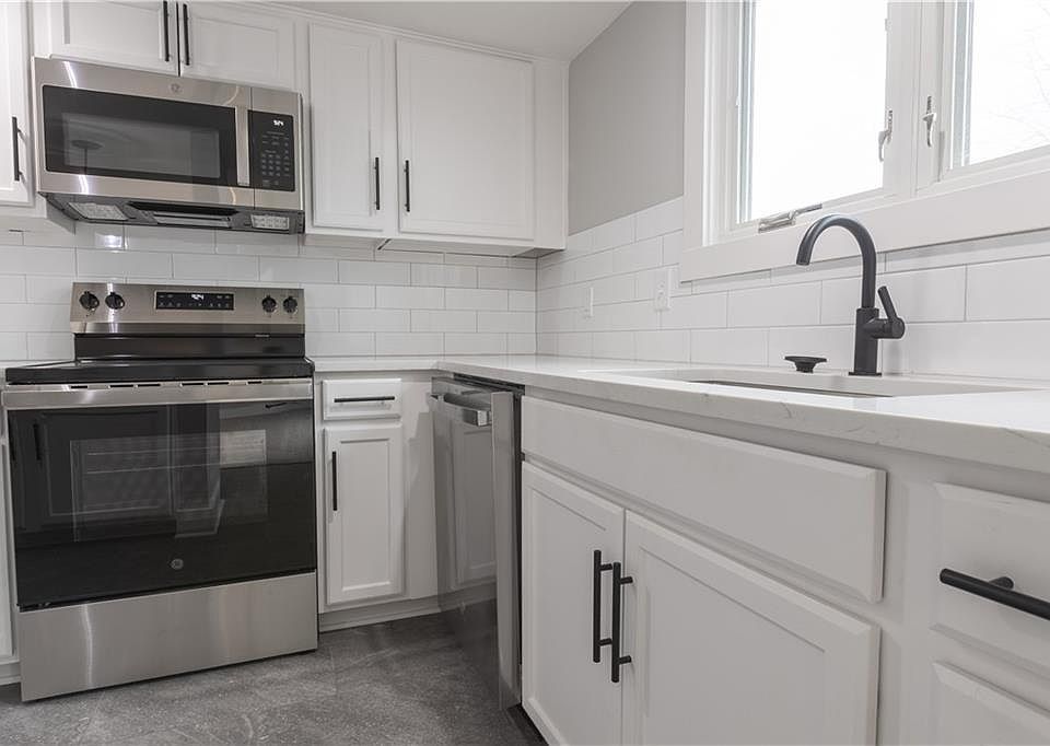 1st image of 10863 Rosehill Rd