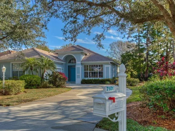 7101 Victoria Cir, University Park, FL 34201