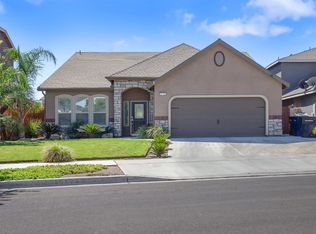 1751 W Humboldt Dr, Hanford, CA
