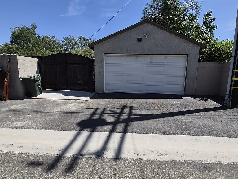 939 Mesa Ct — Photo 30