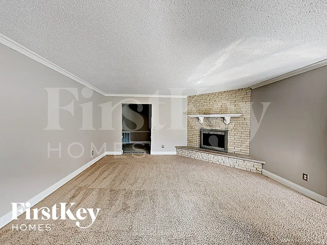 3 bed, 2.0 bath, 2188 sqft, $2,830 — Photo 2
