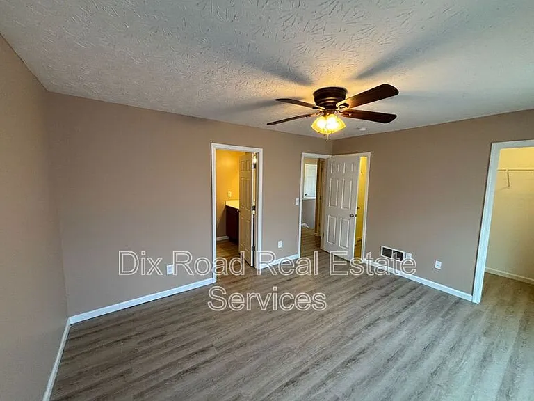 100 Kaitlin Way — Photo 24