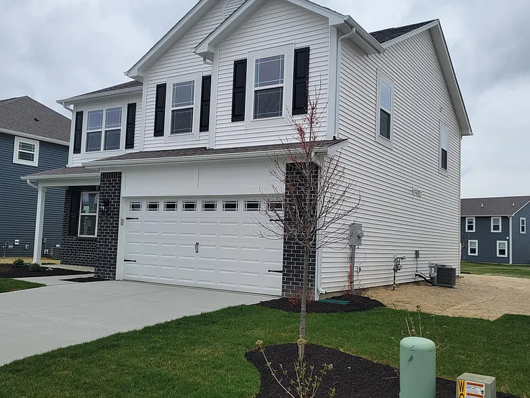 6724 Cardiff Dr — Photo 2