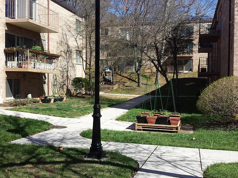 Mason Gardens — Photo 15
