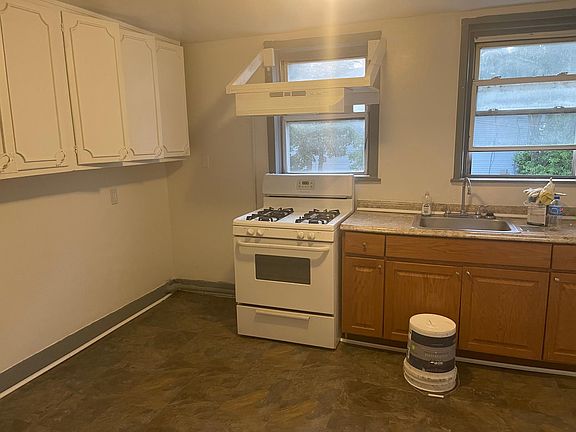2nd image of 471 S 3rd Ave #2