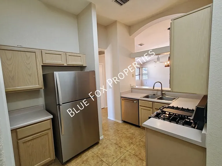 9422 E Cork St — Photo 6