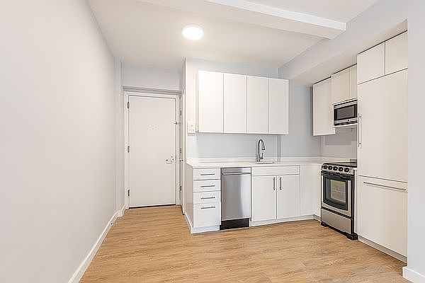 1st image of 166 W 75th St #100