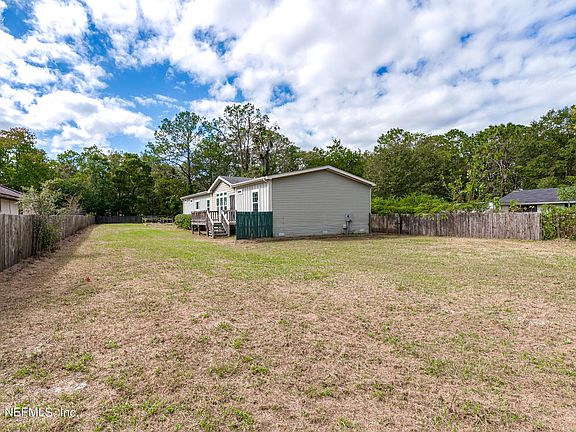 3rd image of 7972 LONGSPUR Avenue