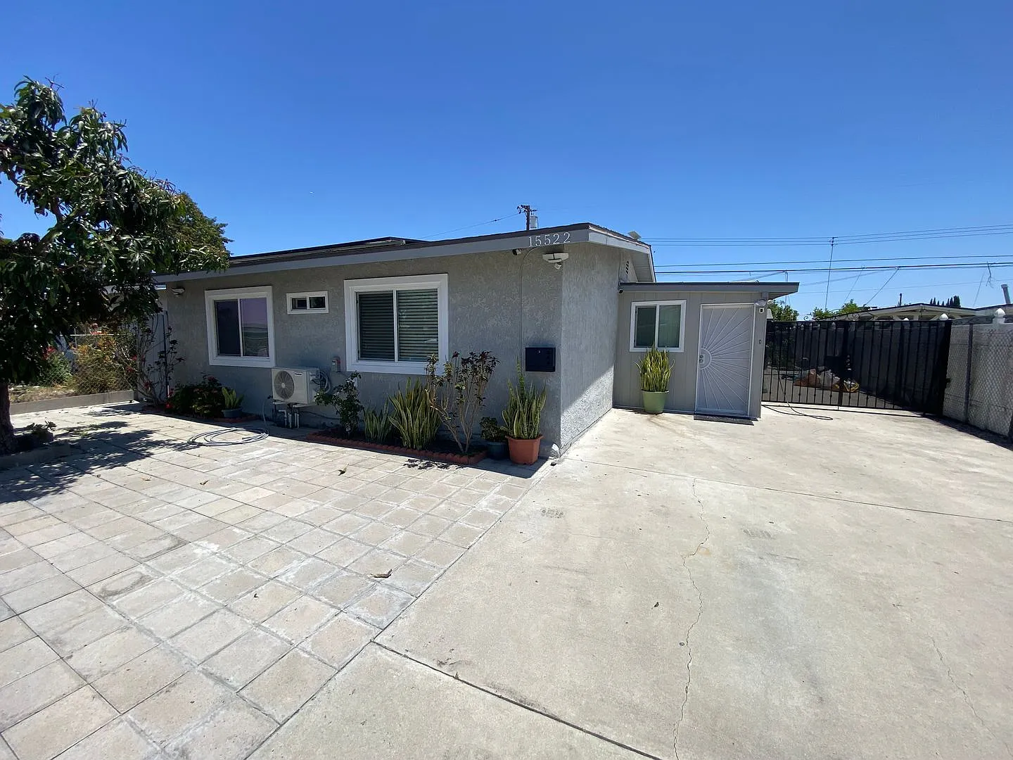 Remodeled 4 Bedroom Norwalk House For Rent with AC! — Photo 2