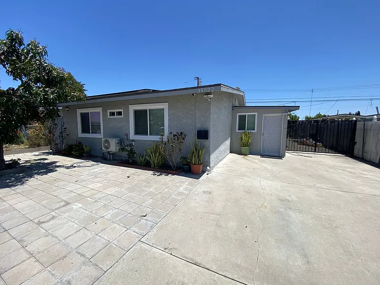 15522 Claretta Ave — Photo 2