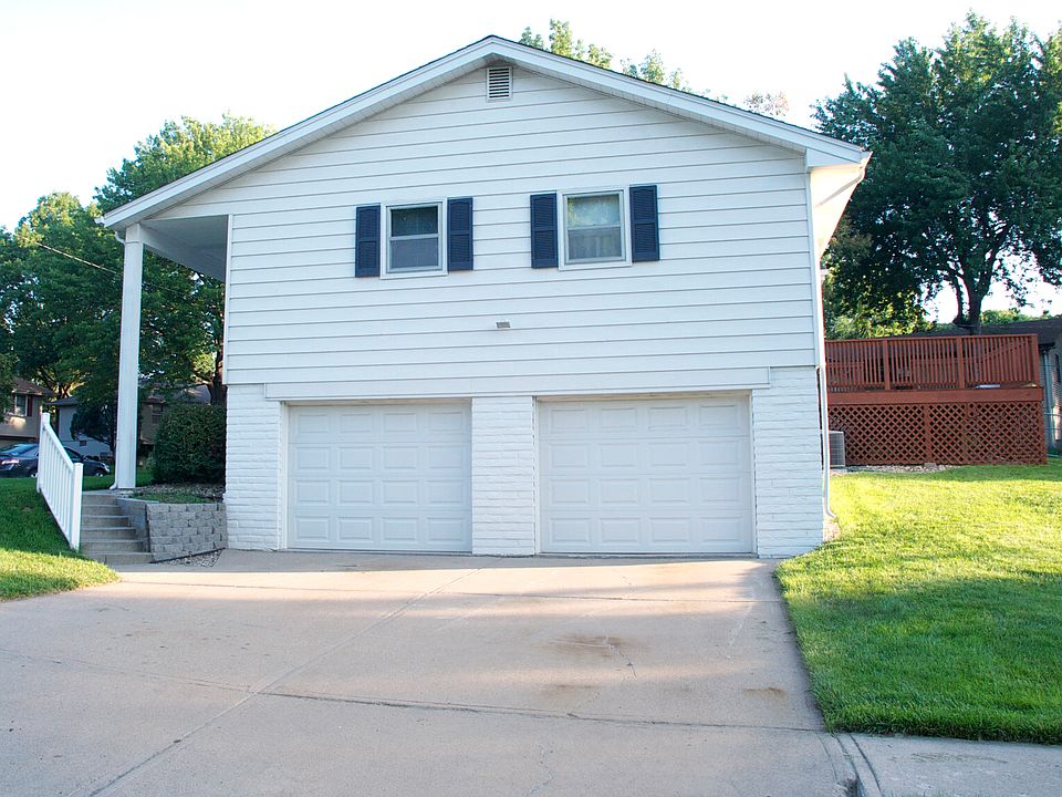 1st image of 5827 S 93rd St