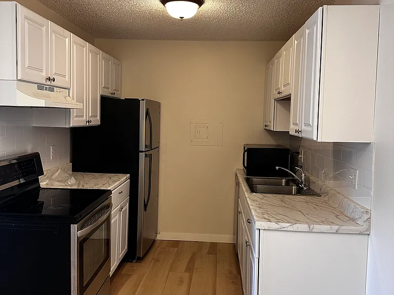 5042 El Camino Dr — Photo 2