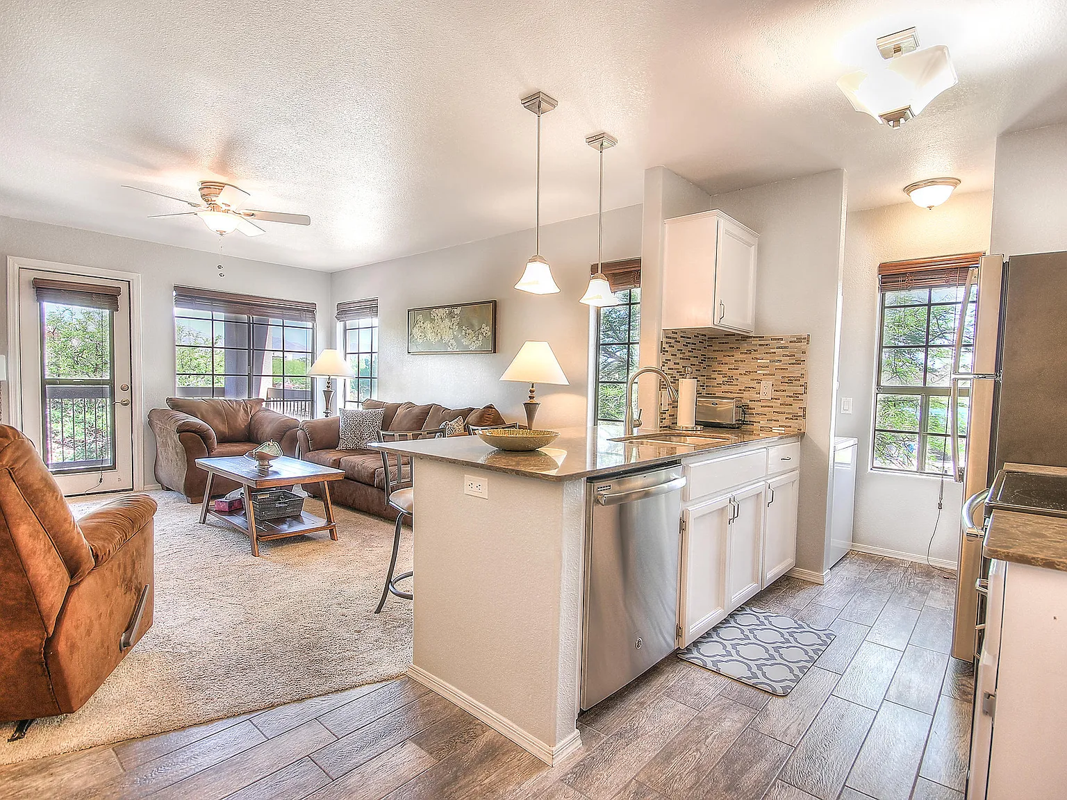 1 bed, 1.0 bath, 649 sqft, $2,300 — Photo 2