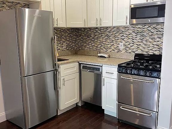 2nd image of 328 W 19th St APT 6C