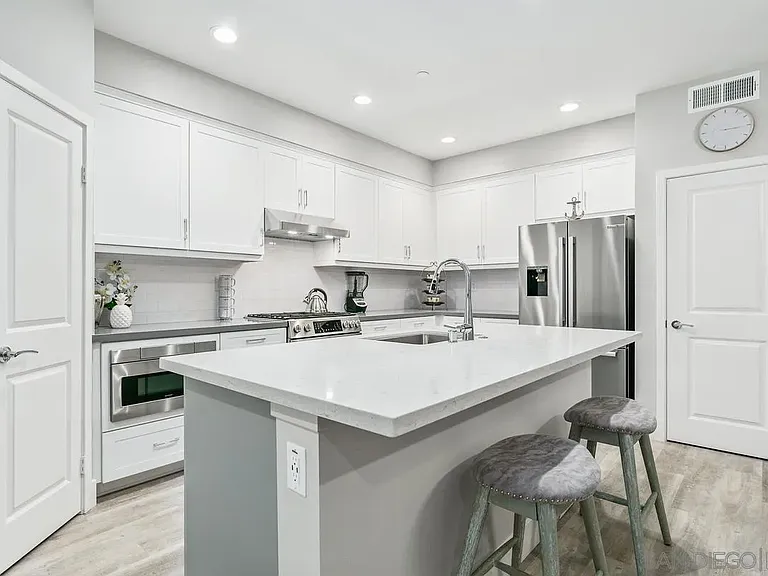 347 Oak Ave — Photo 32