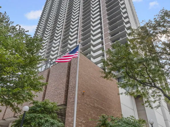 6033 N Sheridan Rd APT 10D, Chicago, IL 60660