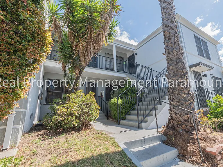 1460 S Orange Grove Ave — Photo 1