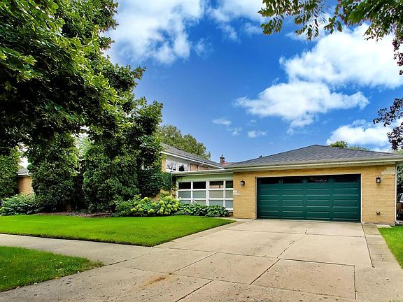 3rd image of 9058 Ewing Ave