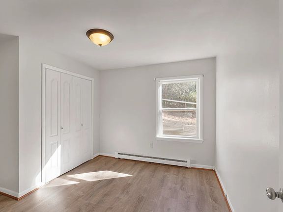 4th image of 106 Commonwealth Cir