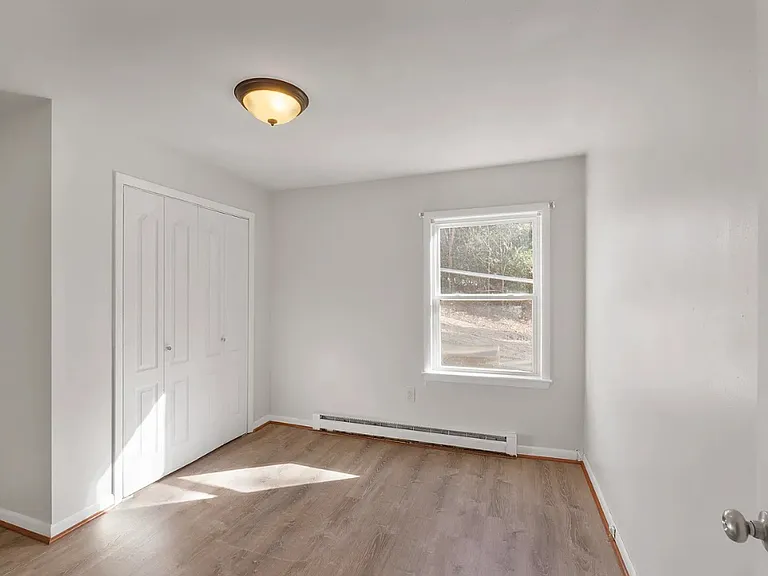 106 Commonwealth Cir — Photo 4