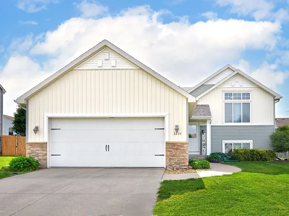 3304 Poplar Dr SW, Bondurant, IA 50035