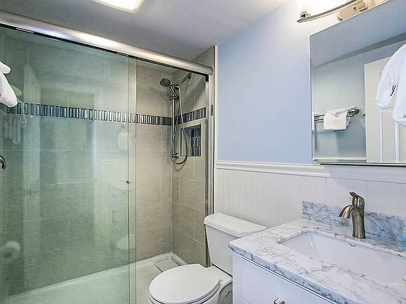 4th image of 409 E Gulf Dr APT 8