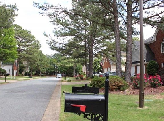 4th image of 1344 Pinebreeze Way