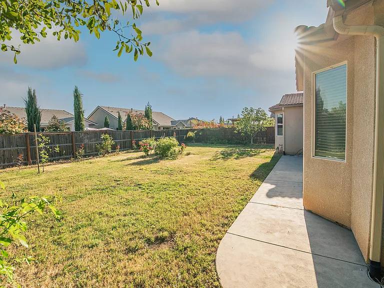 3952 Serena Ave — Photo 29