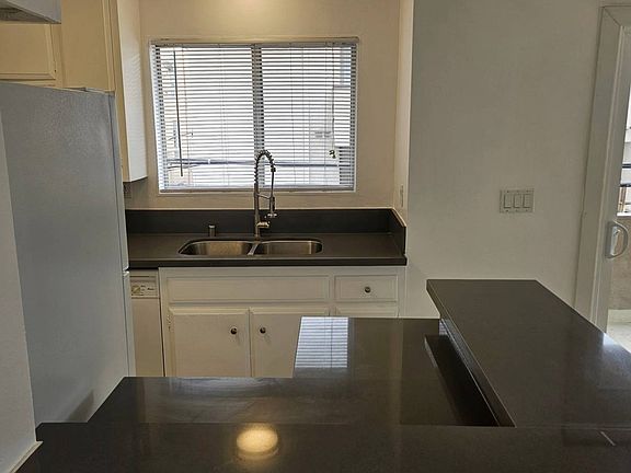 3rd image of 11924 Montana Ave #8