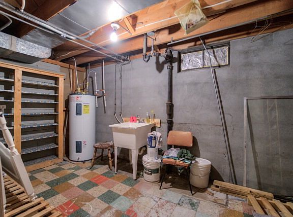 5th image of 114 E 23rd St