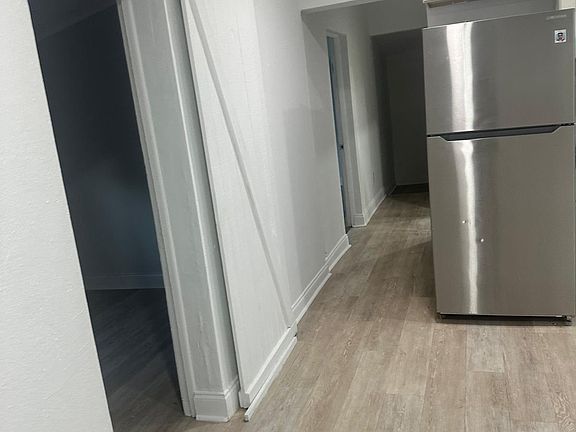 5th image of 813 Palmway St