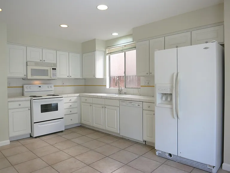 1572 Firestone Loop — Photo 7