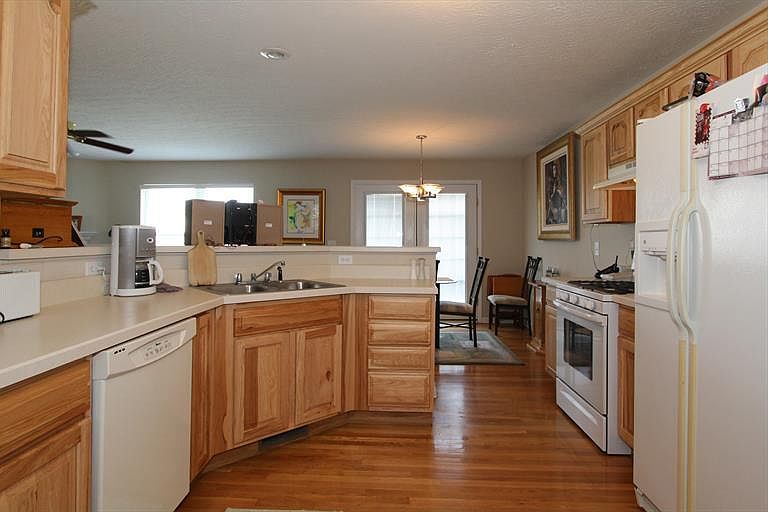 2nd image of 5340 Roden Park Dr