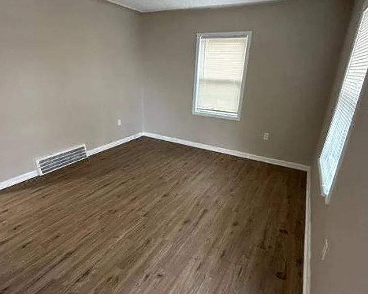 20506 Hanna St — Photo 6