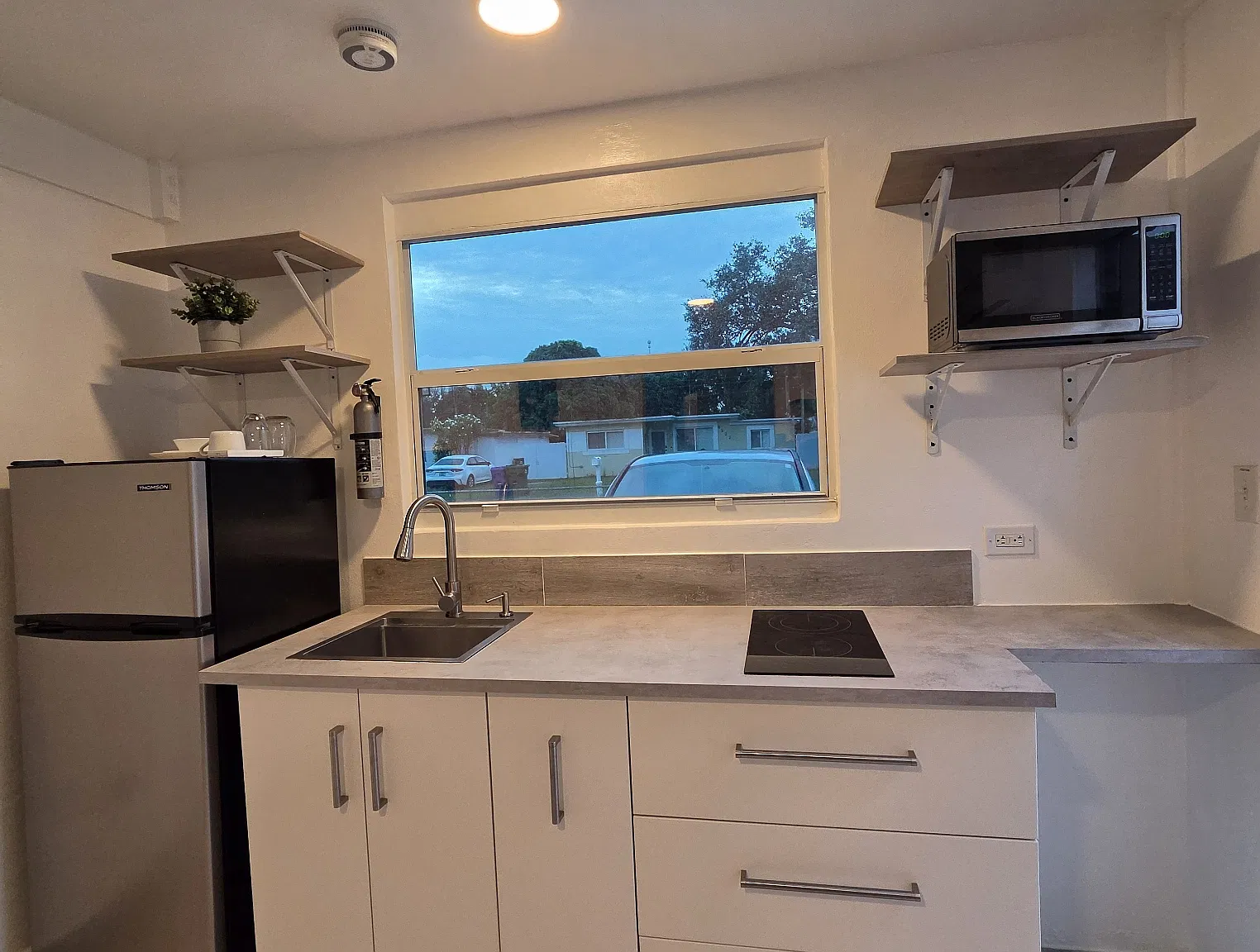 1 bed, 200 sqft, $1,300 — Photo 4