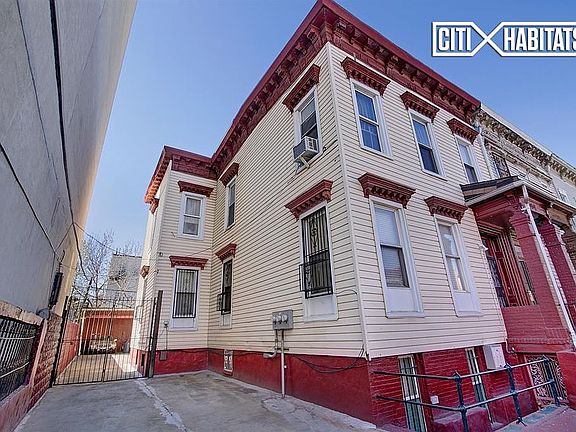 4th image of 891 Willoughby Ave