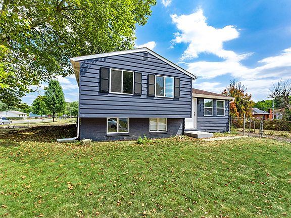 2nd image of 1446 Berkeley Rd