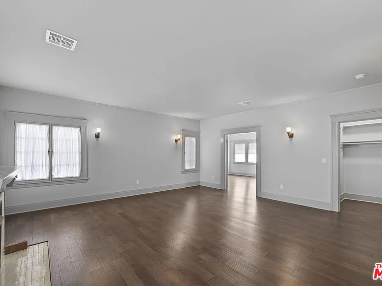 344 S Kingsley Dr — Photo 19