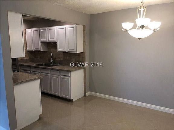 4th image of 3544 Villa Knolls North Dr