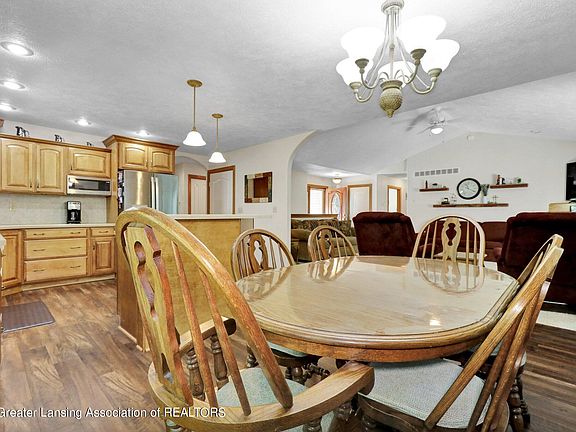 3rd image of 8221 W Price Rd
