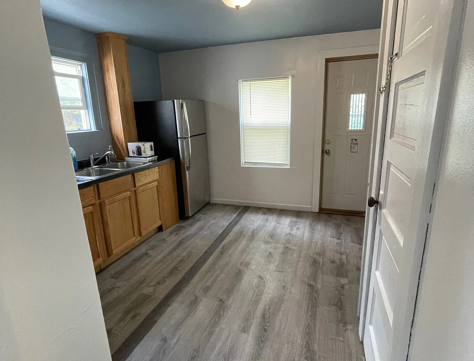 3 bed, 834 sqft, $1,395 — Photo 4