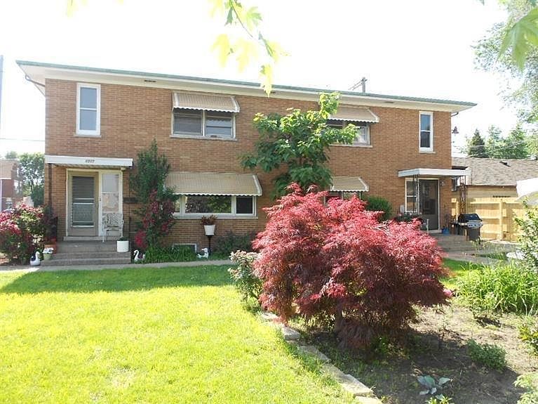 1st image of 4948 Northcote Ave