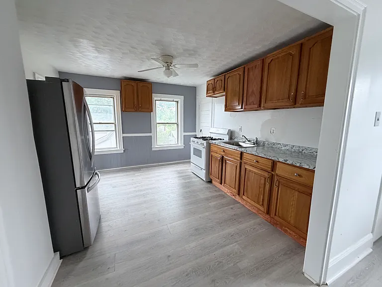 118 Chaplin St #3 — Photo 9